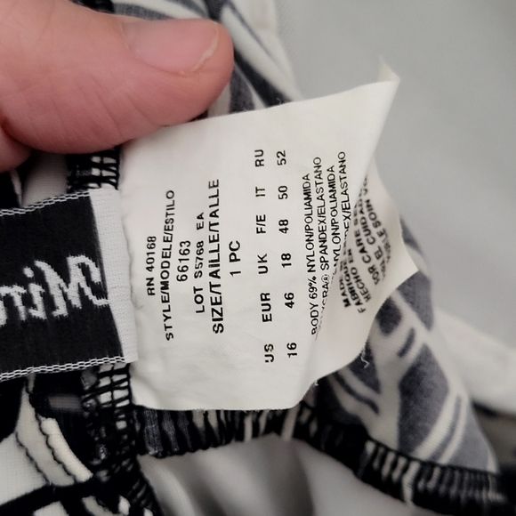 Miraclesuit Tummy Control Banana Leafs Swimsuit - Picture 3 of 5